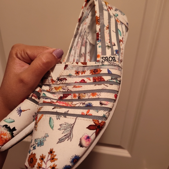 Skechers Women's Floral Print Loafers - White - Picture 1 of 4